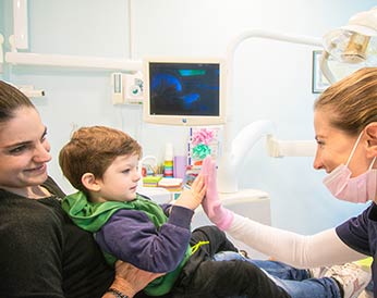 Dal dentista anche da piccolissimi :)